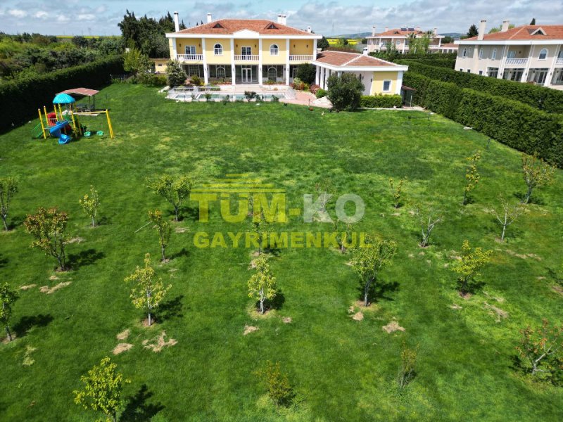 Silivri Kavaklı da satılık Müstakil bahçeli villa