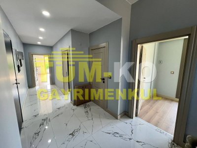 Silivri Kavaklı'da site içerisinde müstakil havuzlu villa