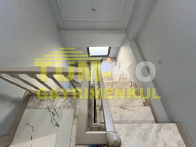 Silivri Kavaklı'da site içerisinde müstakil havuzlu villa