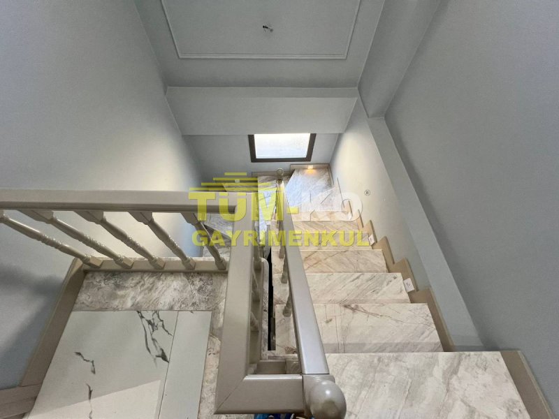 Silivri Kavaklı'da site içerisinde müstakil havuzlu villa