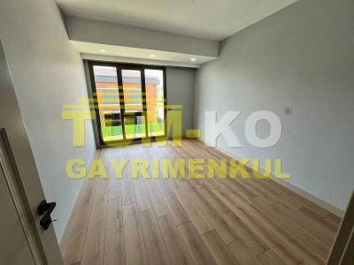 Silivri Kavaklı'da site içerisinde müstakil havuzlu villa