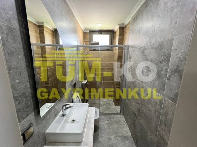Silivri Kavaklı'da site içerisinde müstakil havuzlu villa