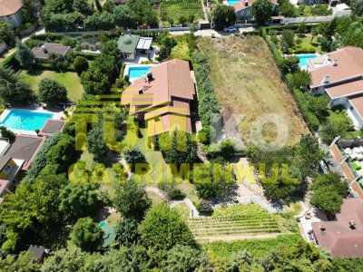 Silivri Kavaklı merkezde 3000m2 arsa içerisinde satılık villa