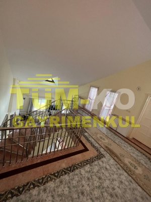 Silivri Kavaklı merkezde 3000m2 arsa içerisinde satılık villa
