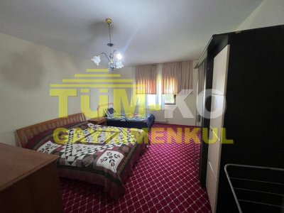 Silivri Kavaklı merkezde 3000m2 arsa içerisinde satılık villa