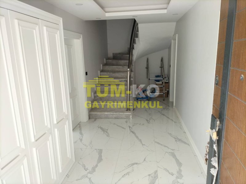 Silivri Selimpaşa Mah. Butik Sitede Satılık Havuzlu Villa