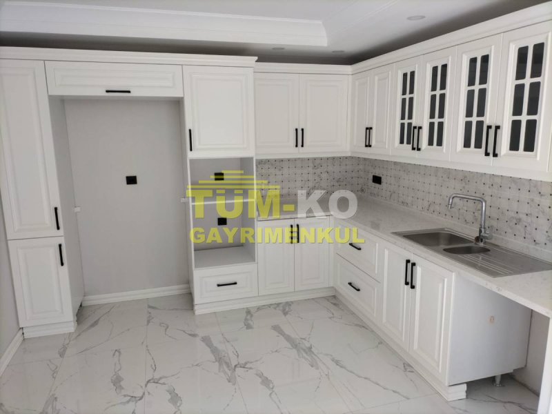 Silivri Selimpaşa Mah. Butik Sitede Satılık Havuzlu Villa