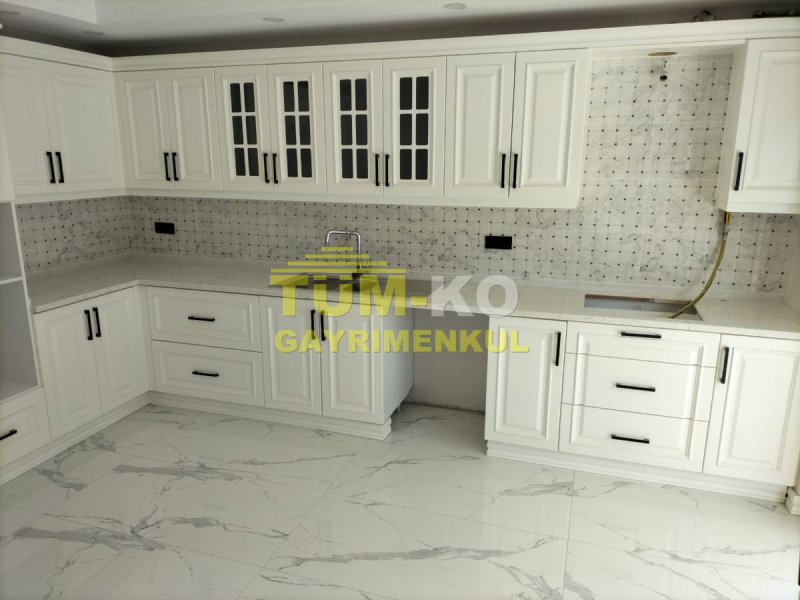 Silivri Selimpaşa Mah. Butik Sitede Satılık Havuzlu Villa