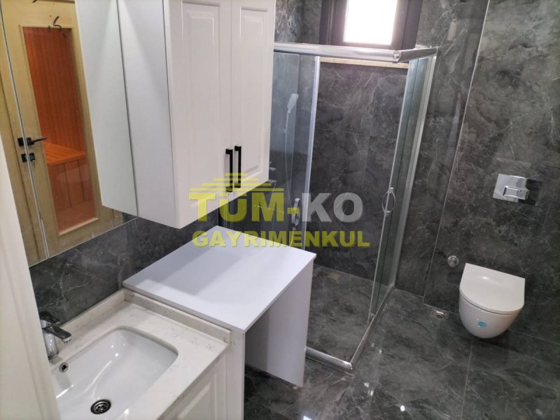 Silivri Selimpaşa Mah. Butik Sitede Satılık Havuzlu Villa