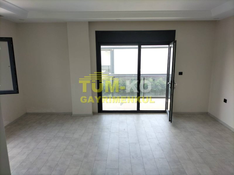 Silivri Selimpaşa Mah. Butik Sitede Satılık Havuzlu Villa
