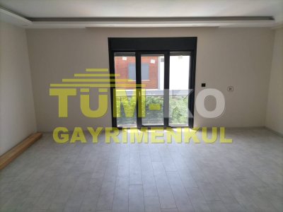 Silivri Selimpaşa Mah. Butik Sitede Satılık Havuzlu Villa