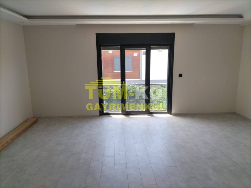 Silivri Selimpaşa Mah. Butik Sitede Satılık Havuzlu Villa