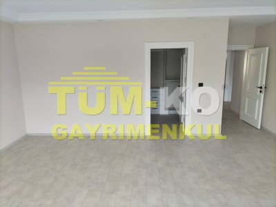 Silivri Selimpaşa Mah. Butik Sitede Satılık Havuzlu Villa