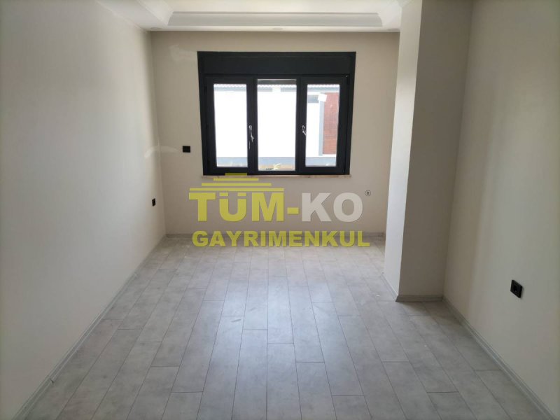 Silivri Selimpaşa Mah. Butik Sitede Satılık Havuzlu Villa
