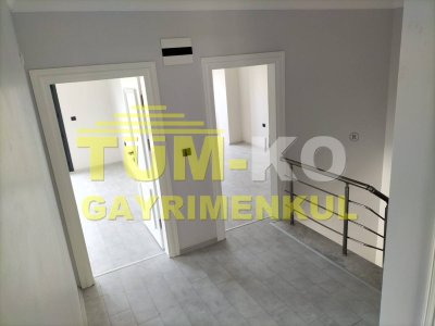 Silivri Selimpaşa Mah. Butik Sitede Satılık Havuzlu Villa