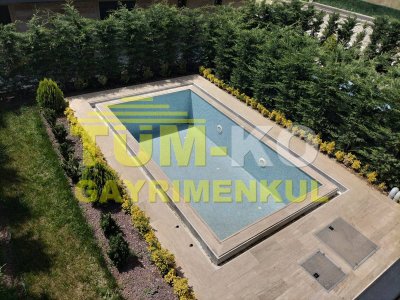 Silivri Selimpaşa Mah. Butik Sitede Satılık Havuzlu Villa