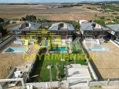 Silivri Kavaklı'da 1000m2 Arsalı Müstakil villa