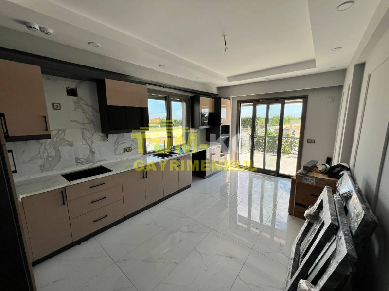 Silivri Kavaklı'da 1000m2 Arsalı Müstakil villa