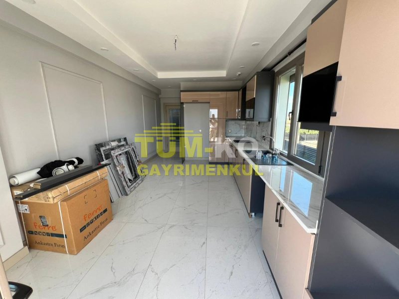 Silivri Kavaklı'da 1000m2 Arsalı Müstakil villa
