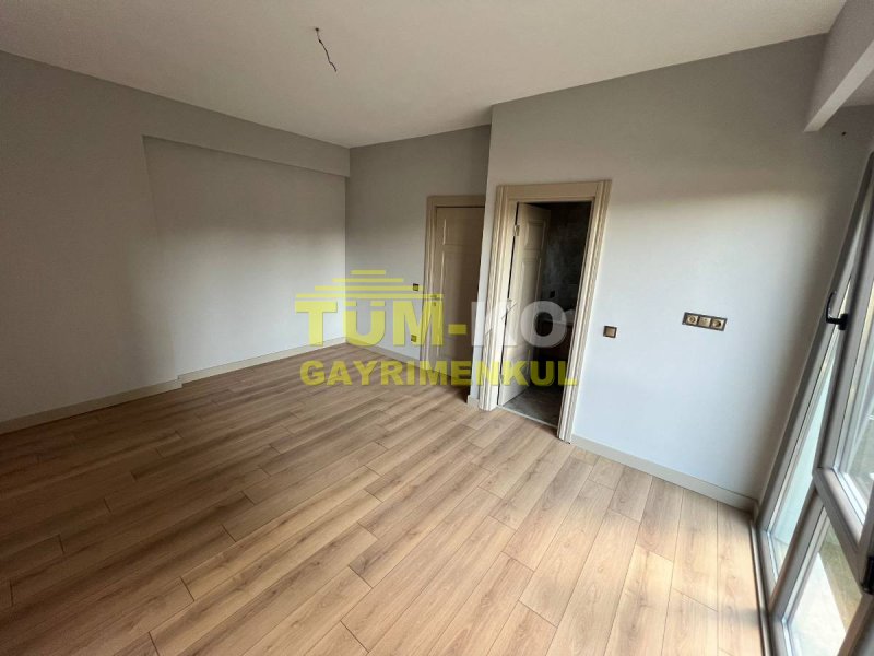 Silivri Kavaklı'da 1000m2 Arsalı Müstakil villa