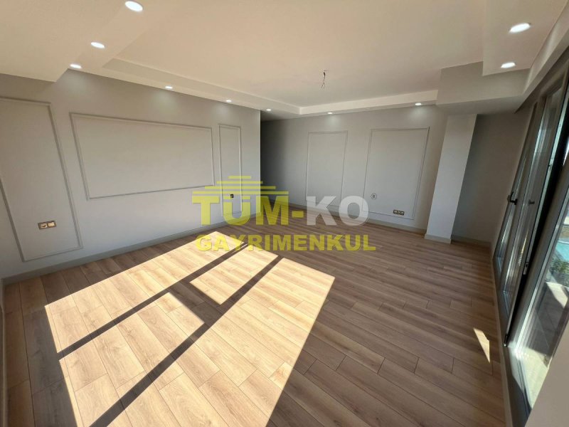 Silivri Kavaklı'da 1000m2 Arsalı Müstakil villa