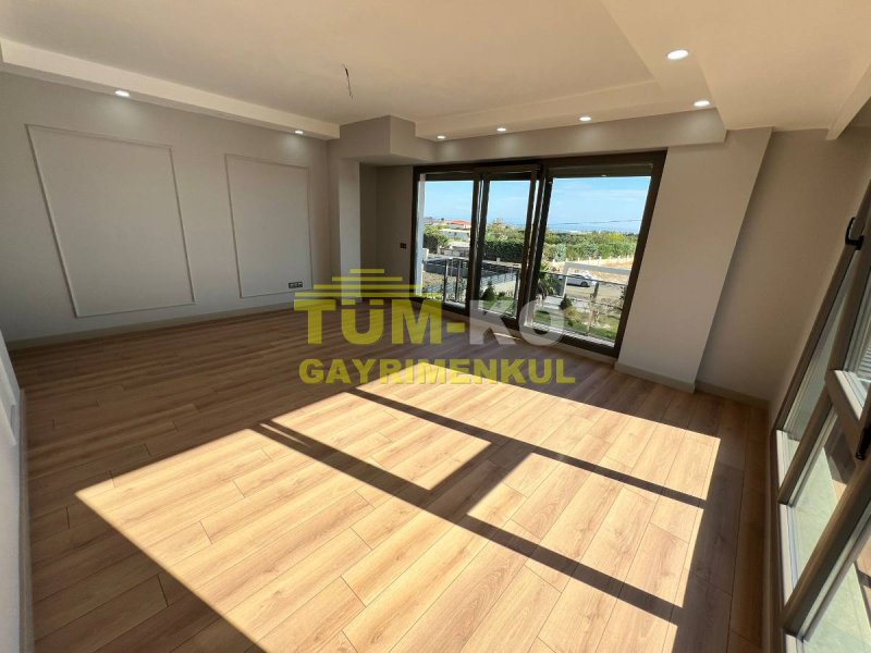 Silivri Kavaklı'da 1000m2 Arsalı Müstakil villa