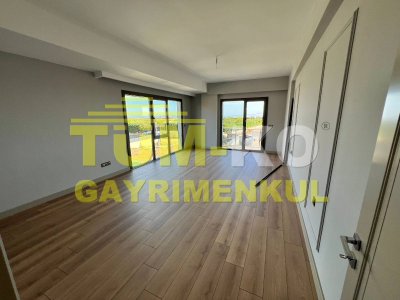 Silivri Kavaklı'da 1000m2 Arsalı Müstakil villa