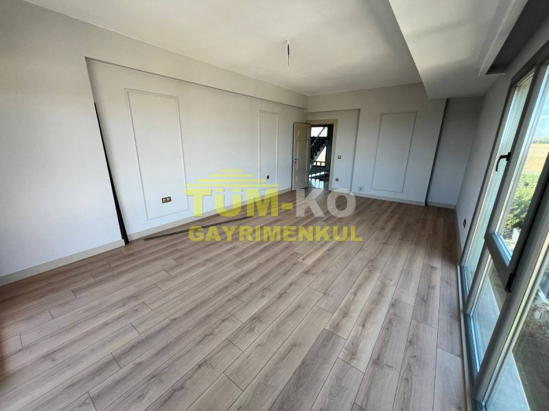 Silivri Kavaklı'da 1000m2 Arsalı Müstakil villa