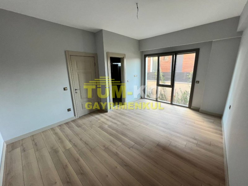 Silivri Kavaklı'da 1000m2 Arsalı Müstakil villa