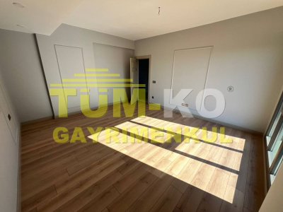Silivri Kavaklı'da 1000m2 Arsalı Müstakil villa