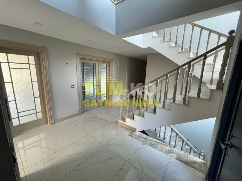 Silivri Kavaklı'da 1000m2 Arsalı Müstakil villa