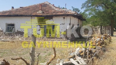 Salda Gölüne 3,5km Mesafede Satılık Köy Evi
