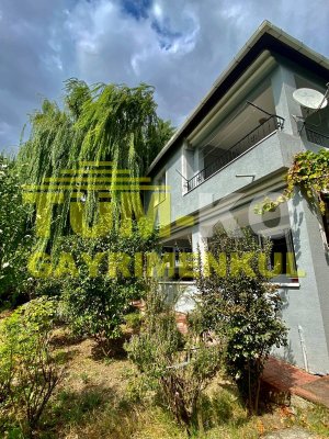 Silivri Gazitepe de 2700m2 Arazi İçinde 2 Katlı Müstakil Ev