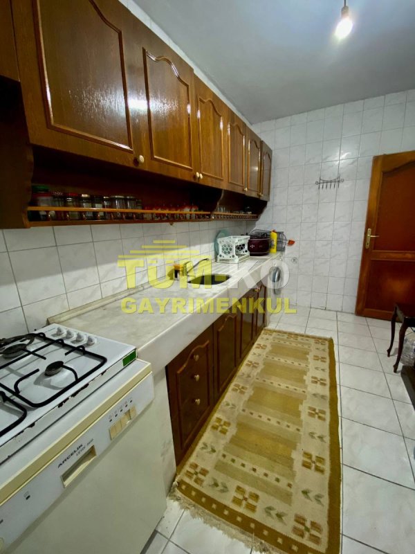 Silivri Gazitepe de 2700m2 Arazi İçinde 2 Katlı Müstakil Ev