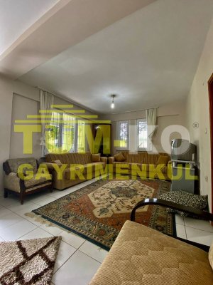 Silivri Gazitepe de 2700m2 Arazi İçinde 2 Katlı Müstakil Ev