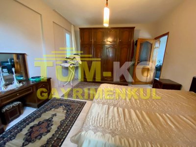Silivri Gazitepe de 2700m2 Arazi İçinde 2 Katlı Müstakil Ev