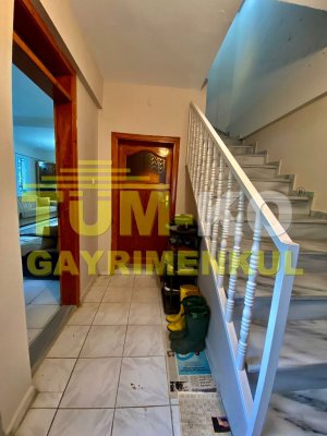Silivri Gazitepe de 2700m2 Arazi İçinde 2 Katlı Müstakil Ev