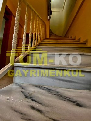 Silivri Gazitepe de 2700m2 Arazi İçinde 2 Katlı Müstakil Ev