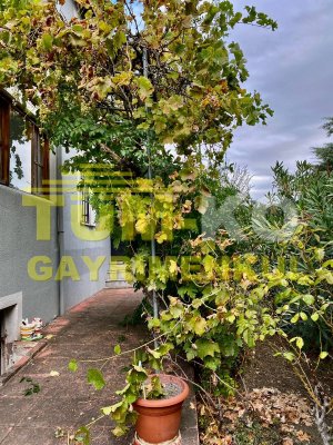 Silivri Gazitepe de 2700m2 Arazi İçinde 2 Katlı Müstakil Ev