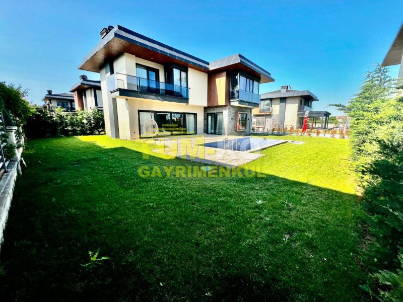 Silivri Kavaklı Merkeze Yürüme mesafesi Satılık villa