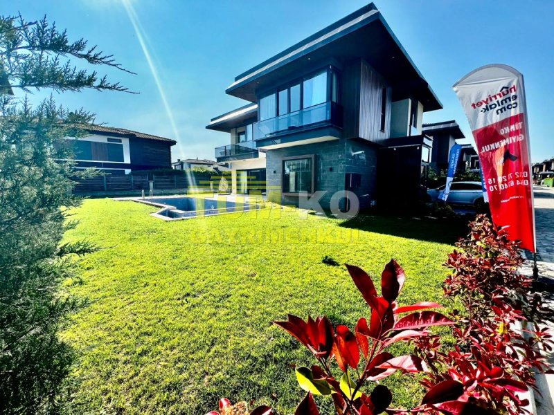 Silivri Kavaklı Merkeze Yürüme mesafesi Satılık villa