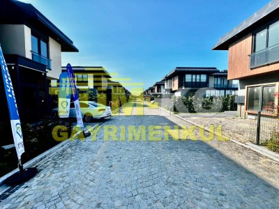 Silivri Kavaklı Merkeze Yürüme mesafesi Satılık villa