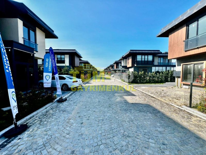Silivri Kavaklı Merkeze Yürüme mesafesi Satılık villa