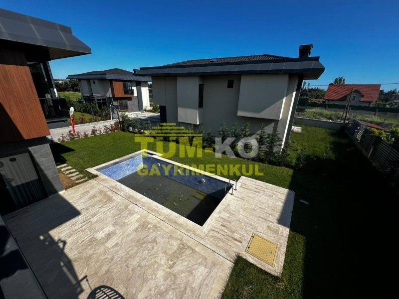 Silivri Kavaklı Merkeze Yürüme mesafesi Satılık villa