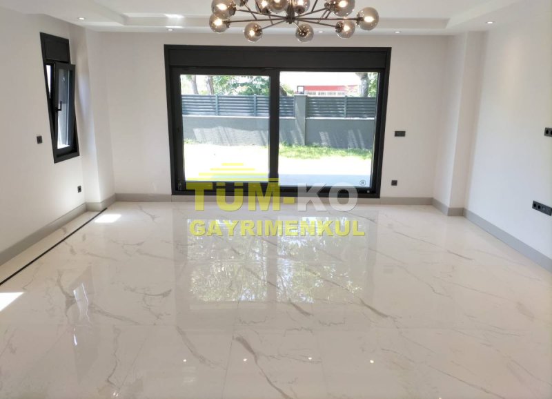 Silivri Klasis Otel Bölgesinde Satılık Müstakil Sıfır Villa