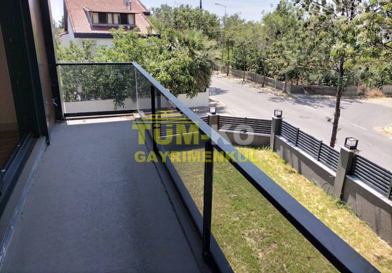 Silivri Klasis Otel Bölgesinde Satılık Müstakil Sıfır Villa
