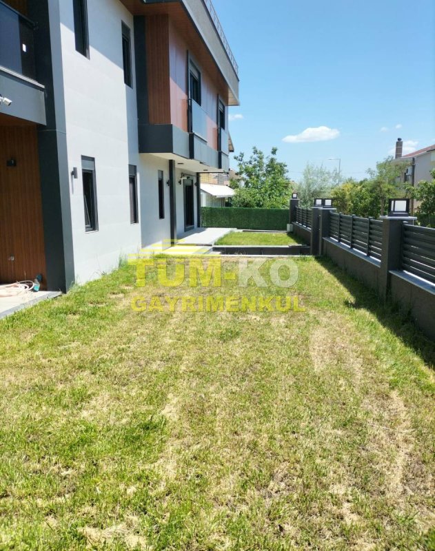Silivri Klasis Otel Bölgesinde Satılık Müstakil Sıfır Villa