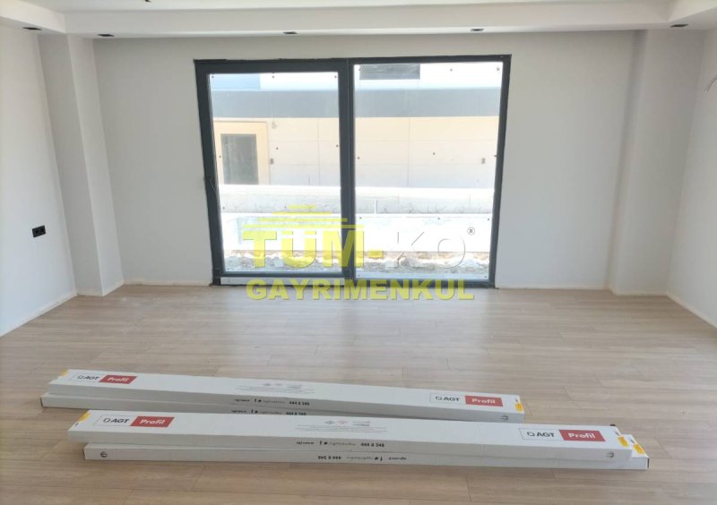 Silivri Selimpaşa'da Satılık Müstakil Havuzlu Sıfır Villa