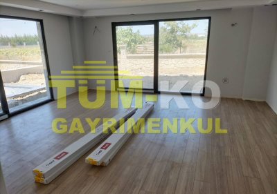 Silivri Selimpaşa'da Satılık Müstakil Havuzlu Sıfır Villa