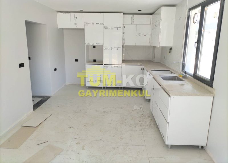 Silivri Selimpaşa'da Satılık Müstakil Havuzlu Sıfır Villa
